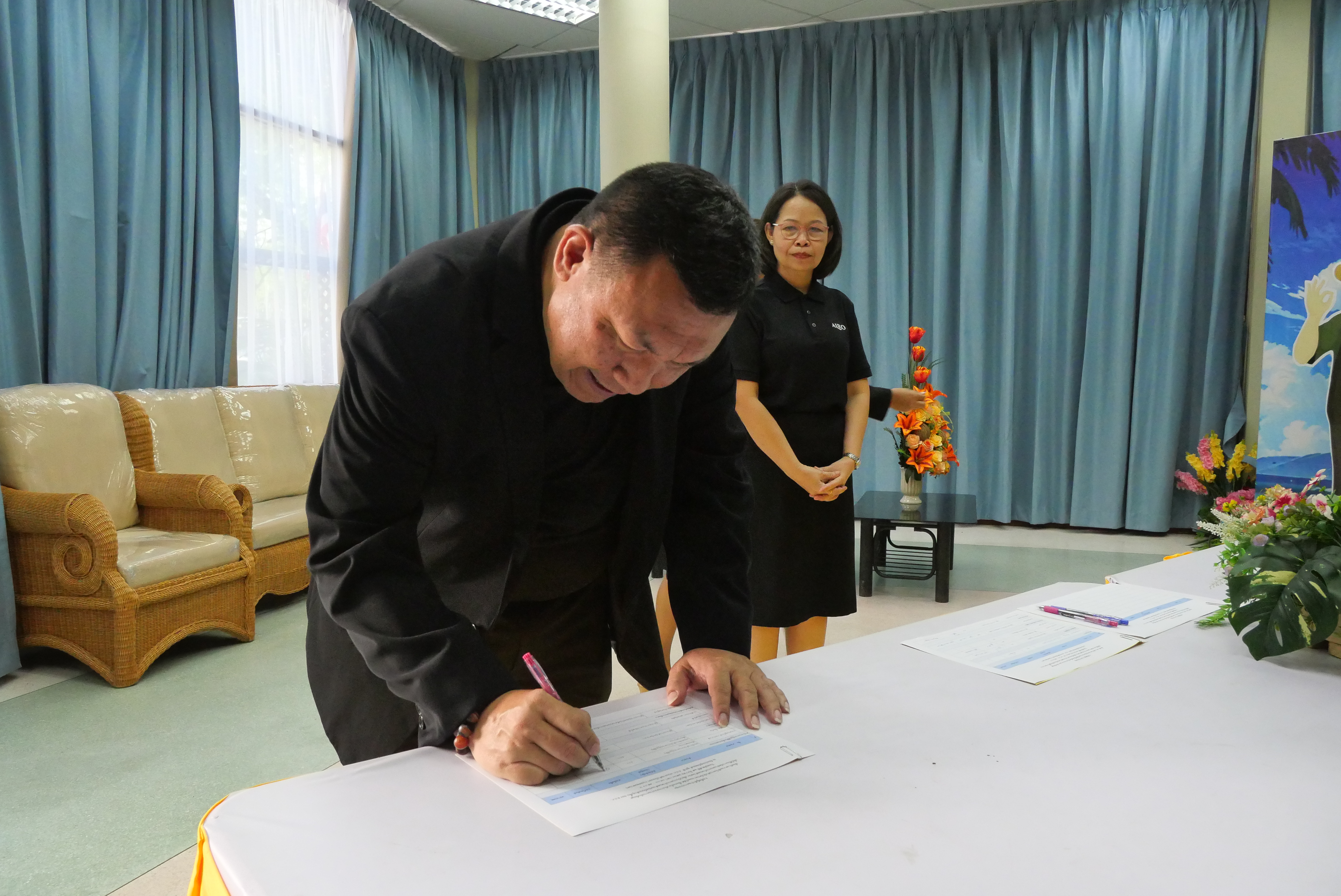 title - เลขาธิการ ส.ป.ก. เปิดการประชุม “สร้างความเข้าใจในการดำเนินโครงการและให้คำชี้แจงเกี่ยวกับการรวบรวม การเก็บข้อมูลเพื่อ ใช้ในการจัดทำแผนกำหนดตำแหน่ง เพื่อปรับปรุงการกำหนดตำแหน่งเป็นระดับสูงขึ้น ของ ส.ป.ก.”